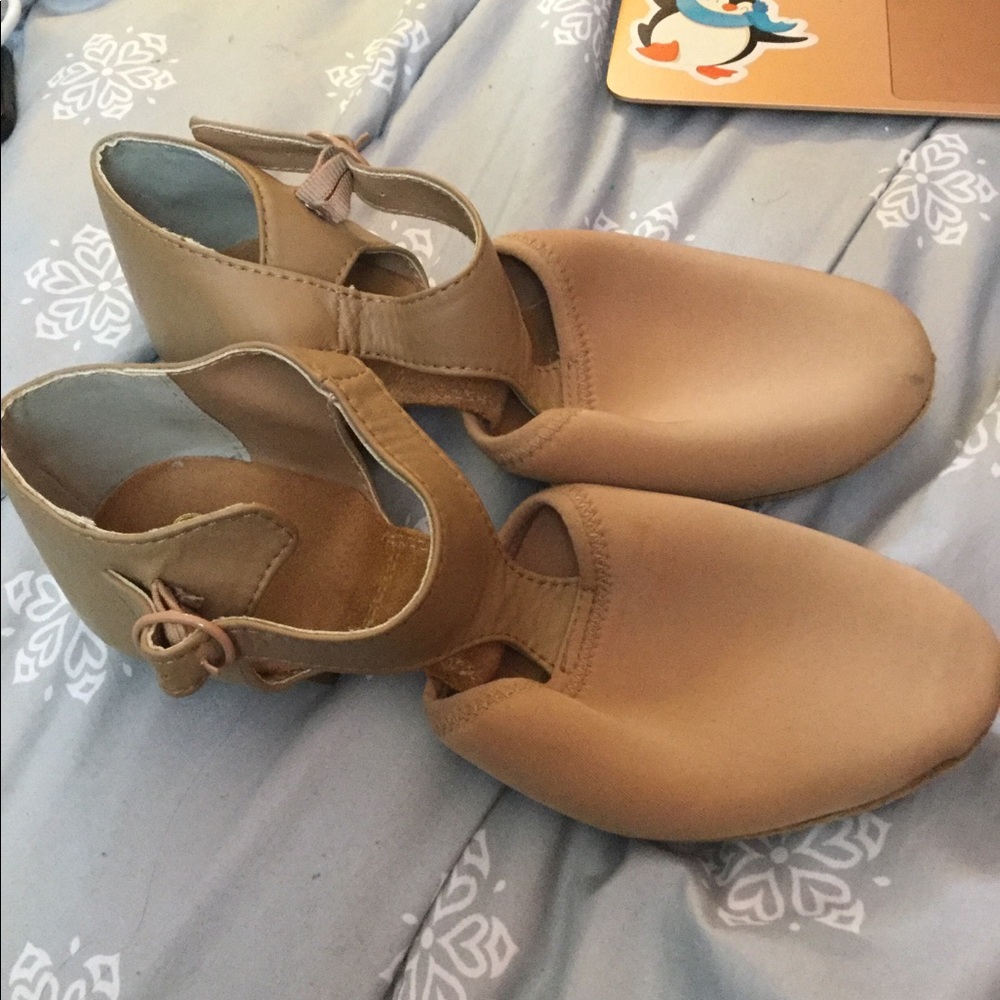 Dance Shoes - Picture 2 of 8
